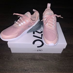 NIKE AIR MAX 270. Size 7.5. Only worn once! Great condition:)